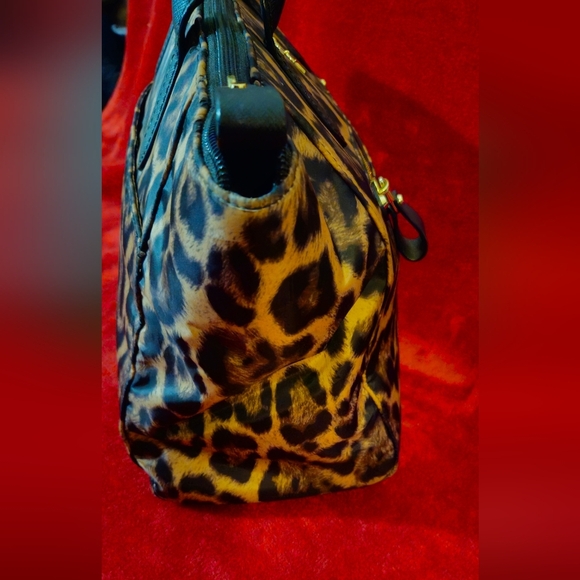 Michael Kors Kelsey Large Leopard Print Nylon Tote Bag - Brown and Black - Picture 4 of 13